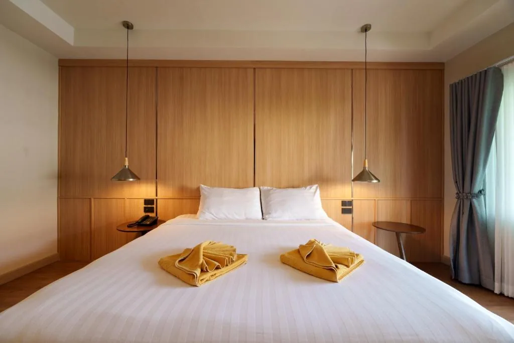 Deluxe Double Room with Balcony — Diamond Park Inn Chiangrai & Resort